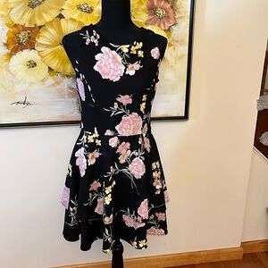 Cute size 11/12 B. Darlin floral dress
